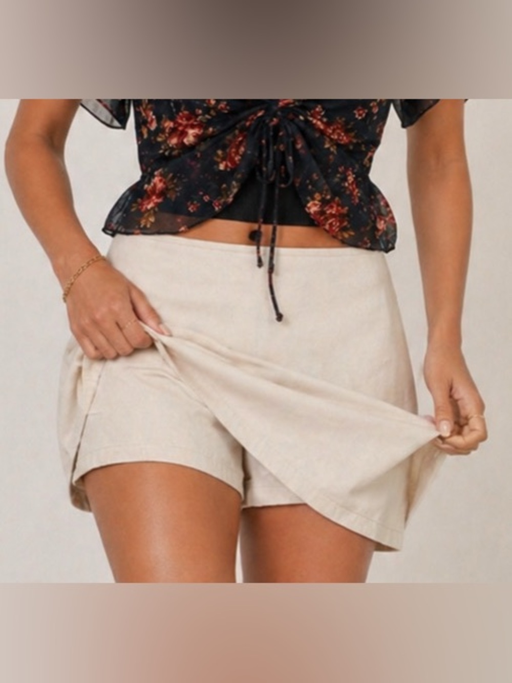 Beige Skort Skirt w/ Built-In Shorts | My Michelle | Size 7/8 | Mini Skirt